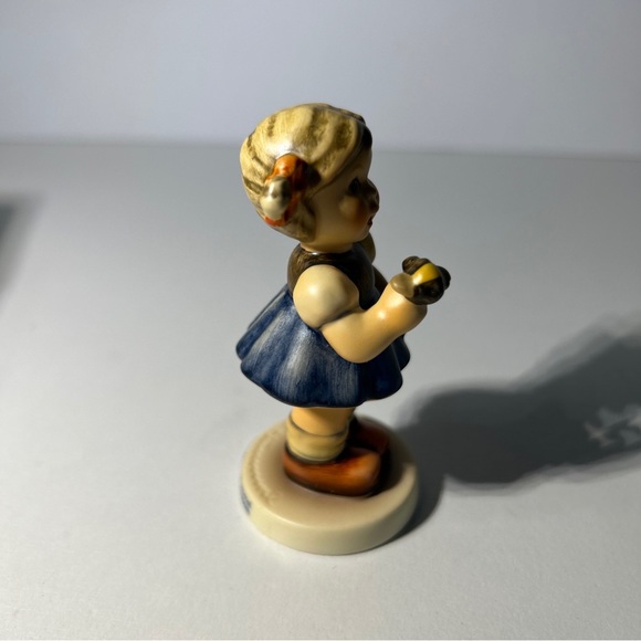 Goebel Hummel Bumblebee Blossom #2068/A 3.25’ First Issue from 1999 Garmany - Picture 3 of 11